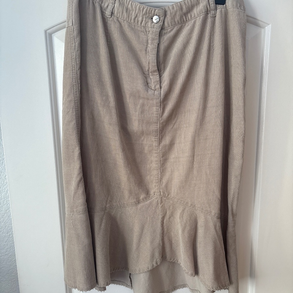 Corduroy skirt